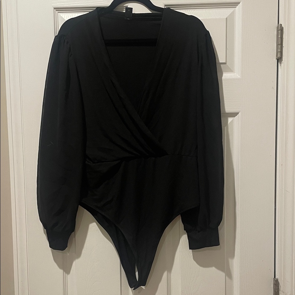 SHEIN Curve Black Wrap Bodysuit** Bundle 5+ items and name your offer!!! 💖💞